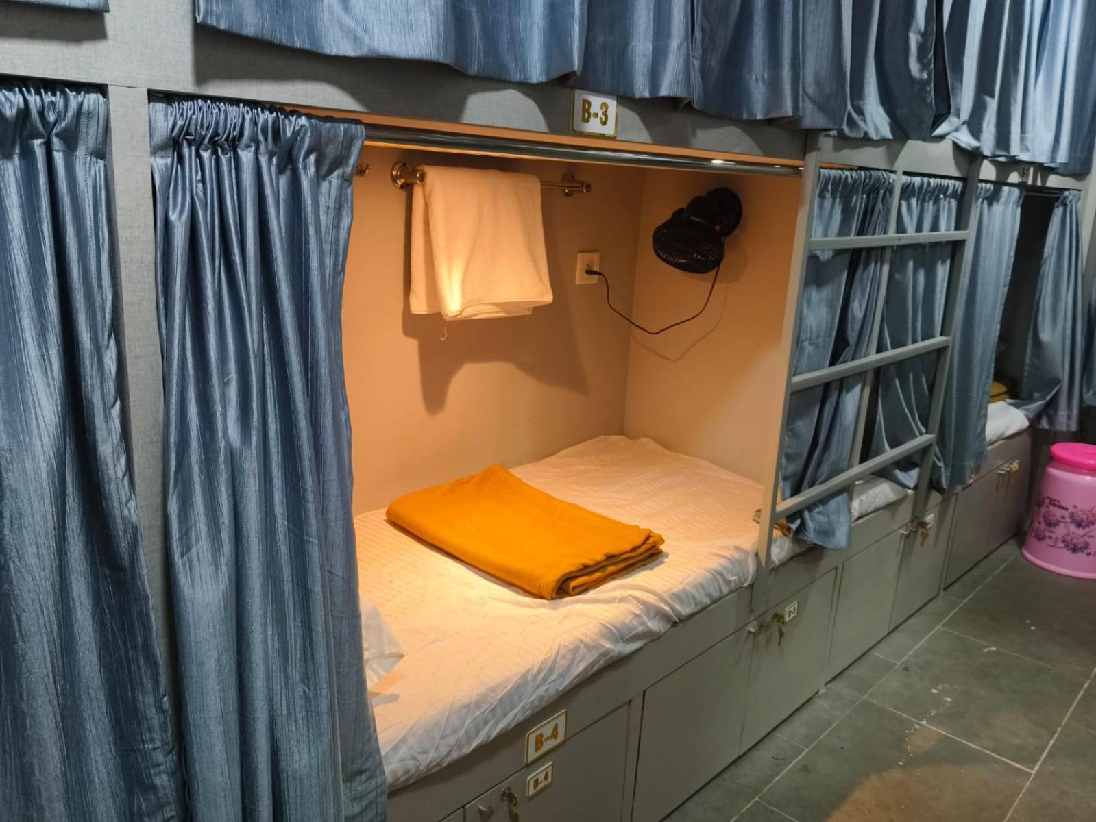 Rest Inn Hostel Dormitory Mumbai Luaran gambar