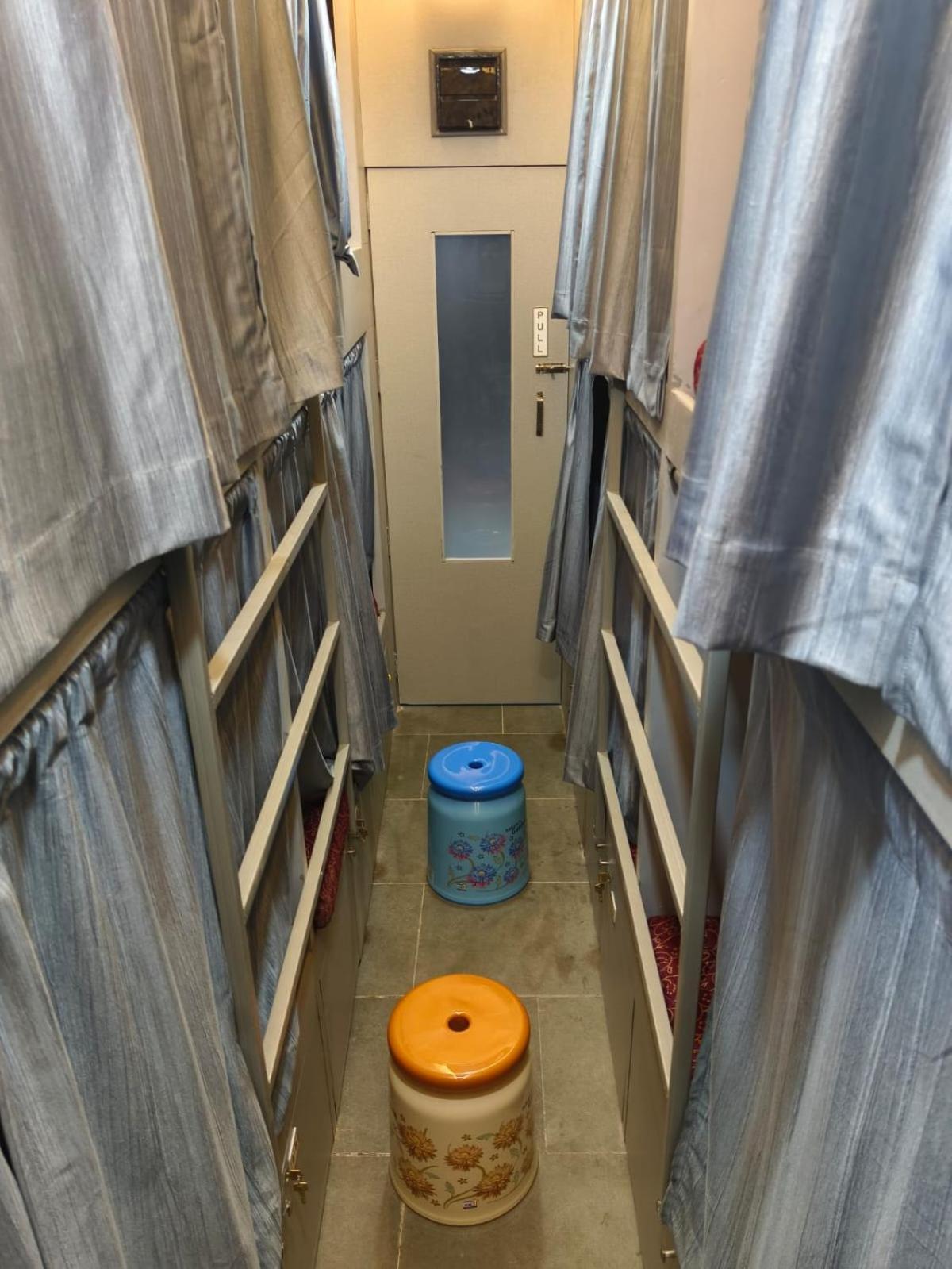Rest Inn Hostel Dormitory Mumbai Luaran gambar