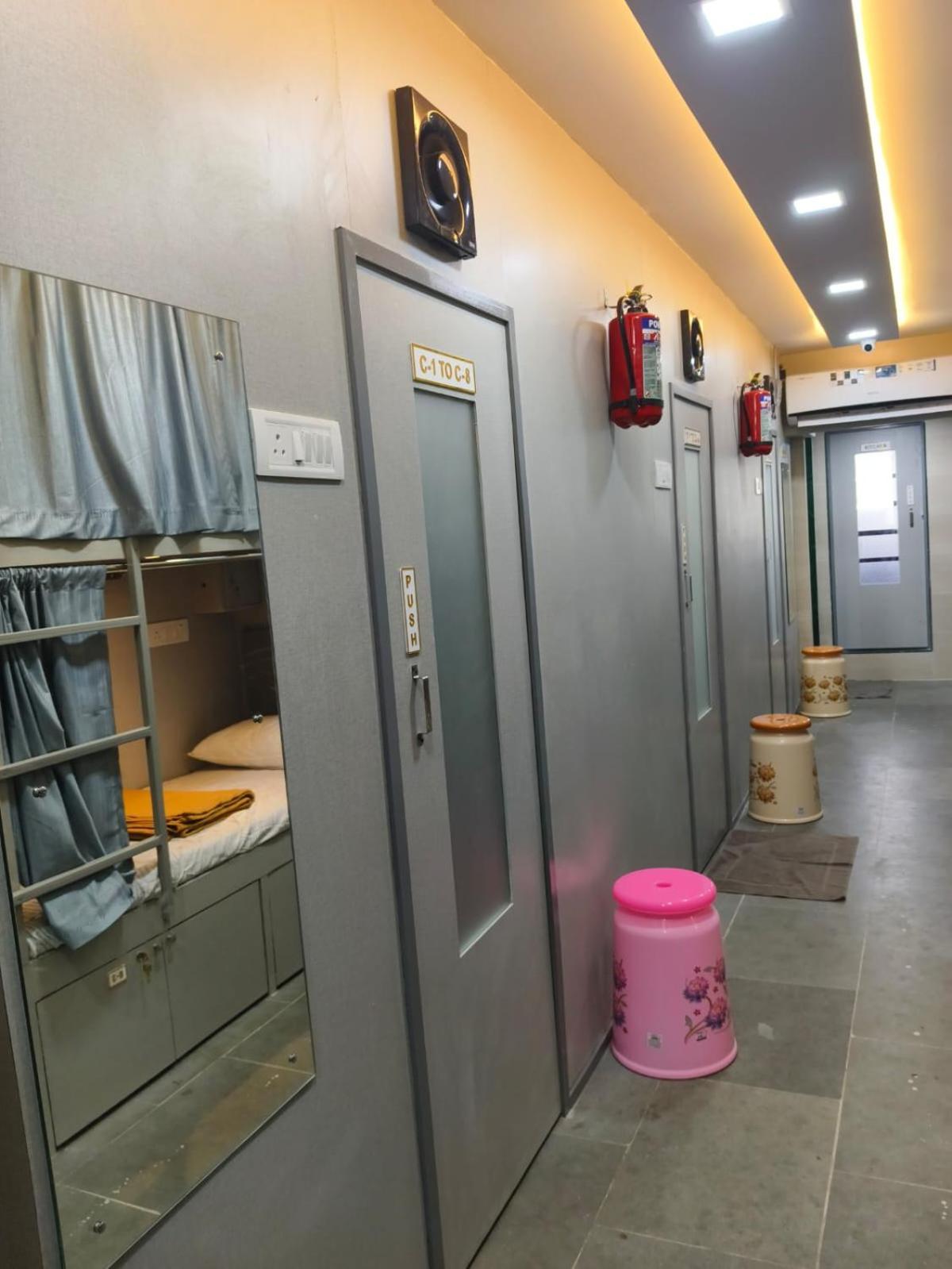 Rest Inn Hostel Dormitory Mumbai Luaran gambar